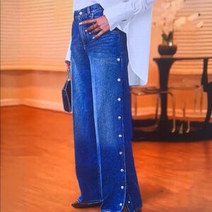 Blue Wide-Leg Buttoned Jeans